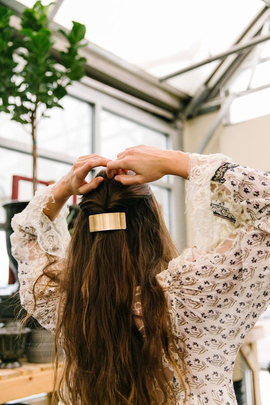 Minimalist Gold Bar Clip