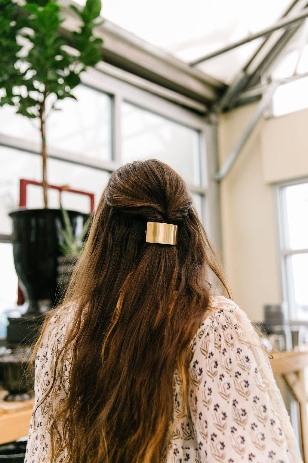 Minimalist Gold Bar Clip